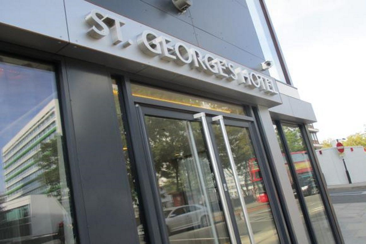 St George'S Hotel - Wembley London Exterior photo